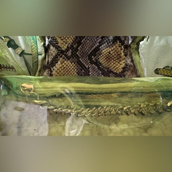 Victoria’s Secret Neon Green Vinyl & Snakeskin Pattern Backpack Bag w/Gold Chain - Picture 7 of 12